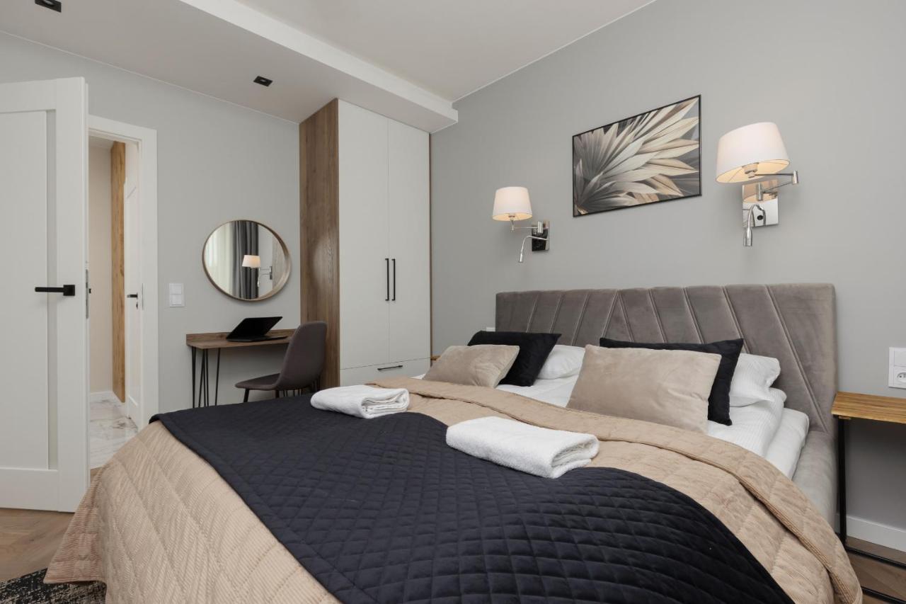 Stunning Family Apartment Ursynow With Parking & Balcony By Noclegi Renters Варшава Екстер'єр фото