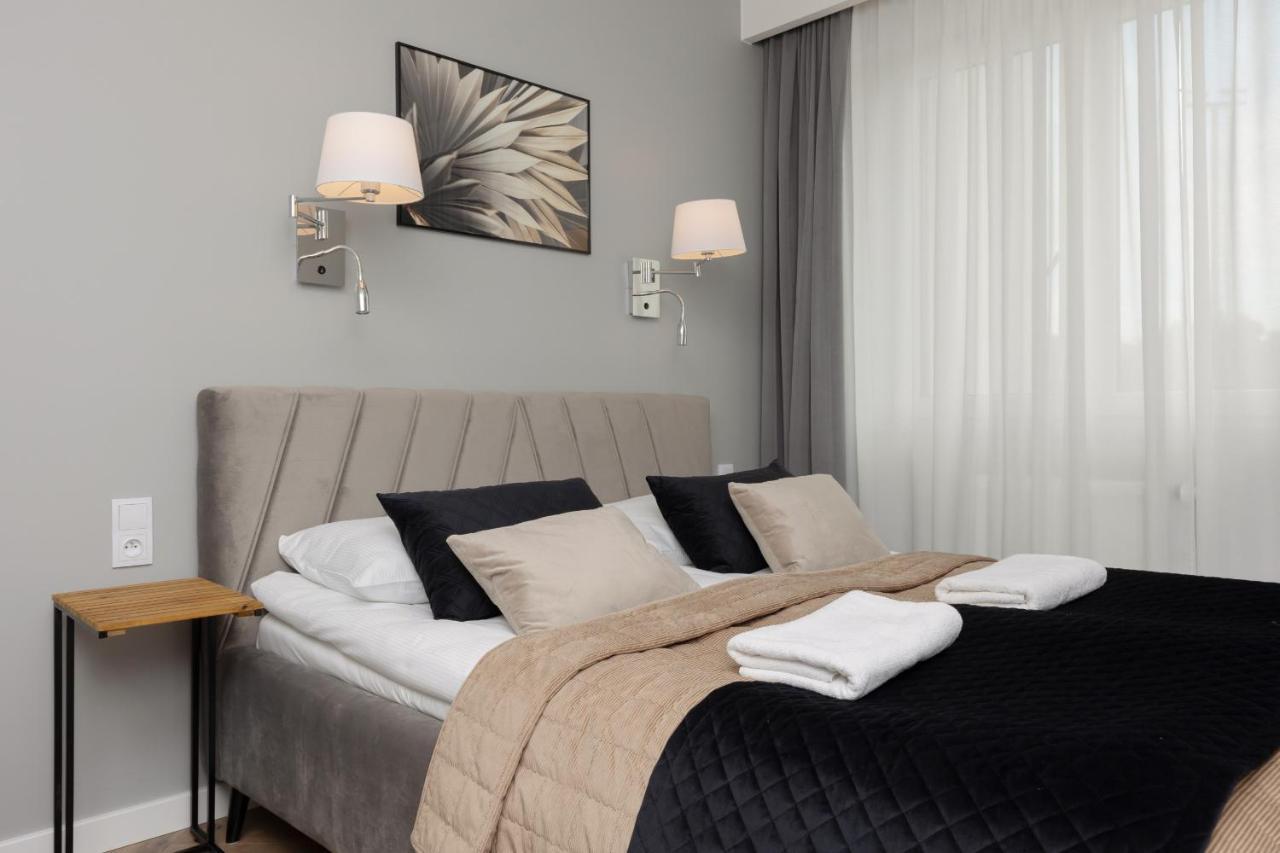 Stunning Family Apartment Ursynow With Parking & Balcony By Noclegi Renters Варшава Екстер'єр фото